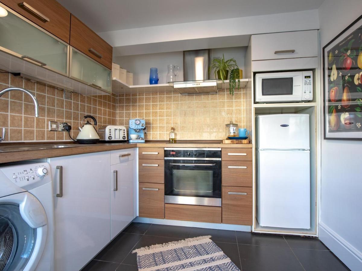 Pass The Keys Art Deco Inspired Apartment With Roof Top Views Shrewsbury Buitenkant foto